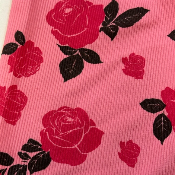 Beach Riot matching workout set. Top is size medium and bottoms are a size small - Picture 5 of 5